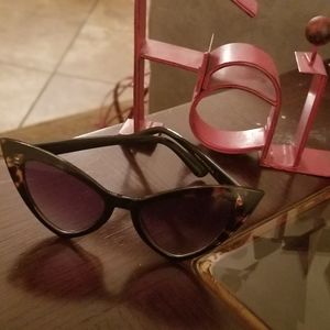 Fashionable Elegant  Frames and Eyewear